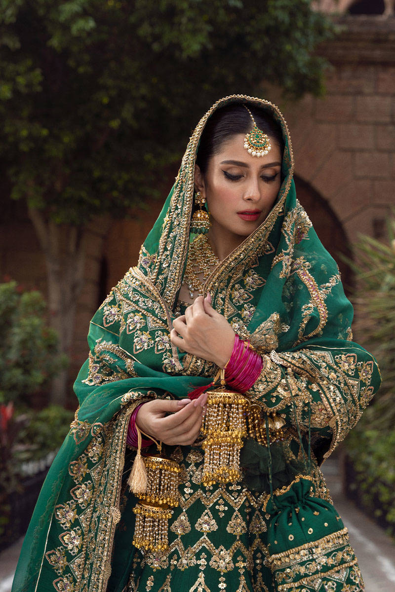 Nazneen | MNR